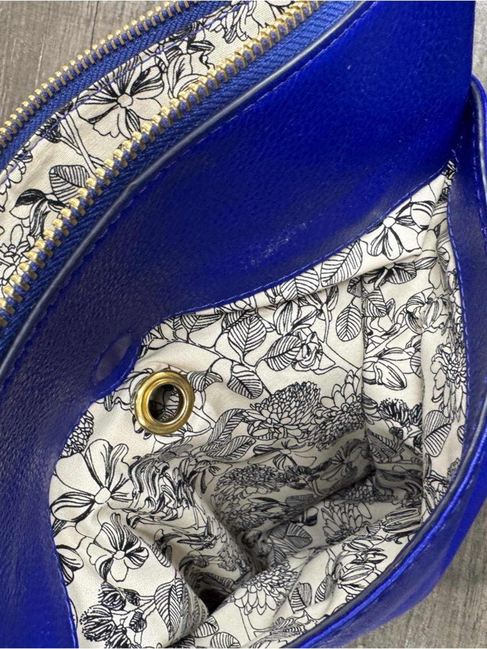 Vera Bradley Blue Leather Crossbody Bag Floral Lining - Picture 6 of 11